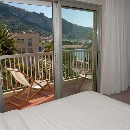 Palm Garavan Hotell 3*